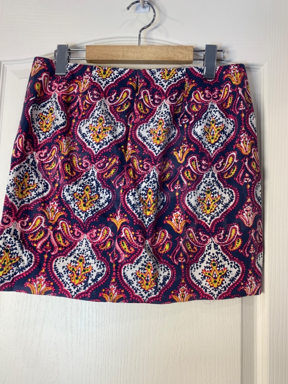 J.Crew Stretch Mini Skirt Navy Pink Yellow Paisley Print Size 4 Preppy Chic - Picture 5 of 9